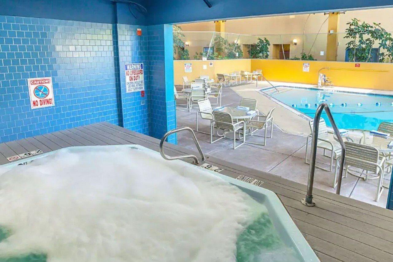 Magnuson Grand Desoto Hotel ภายนอก รูปภาพ