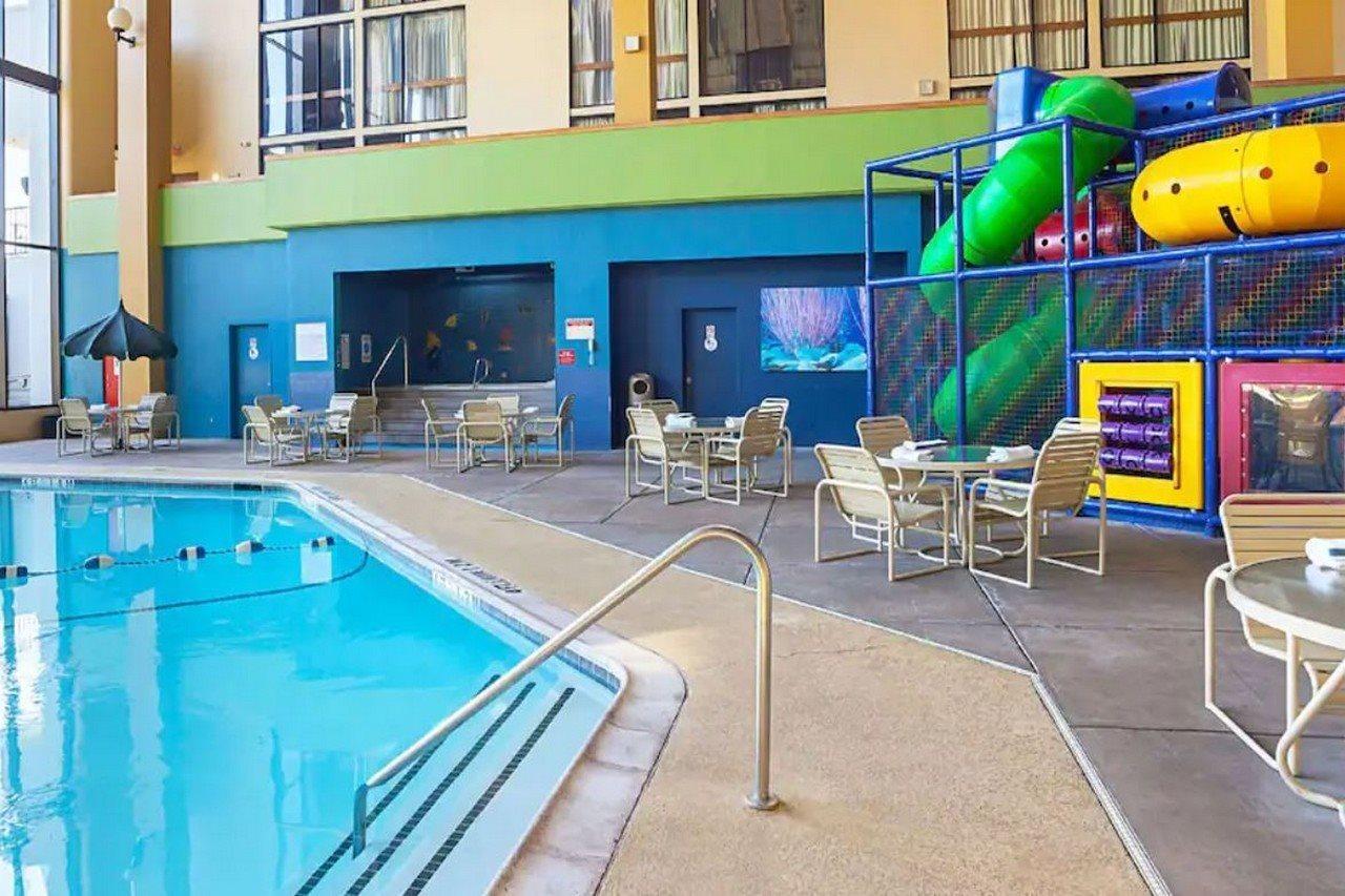 Magnuson Grand Desoto Hotel ภายนอก รูปภาพ