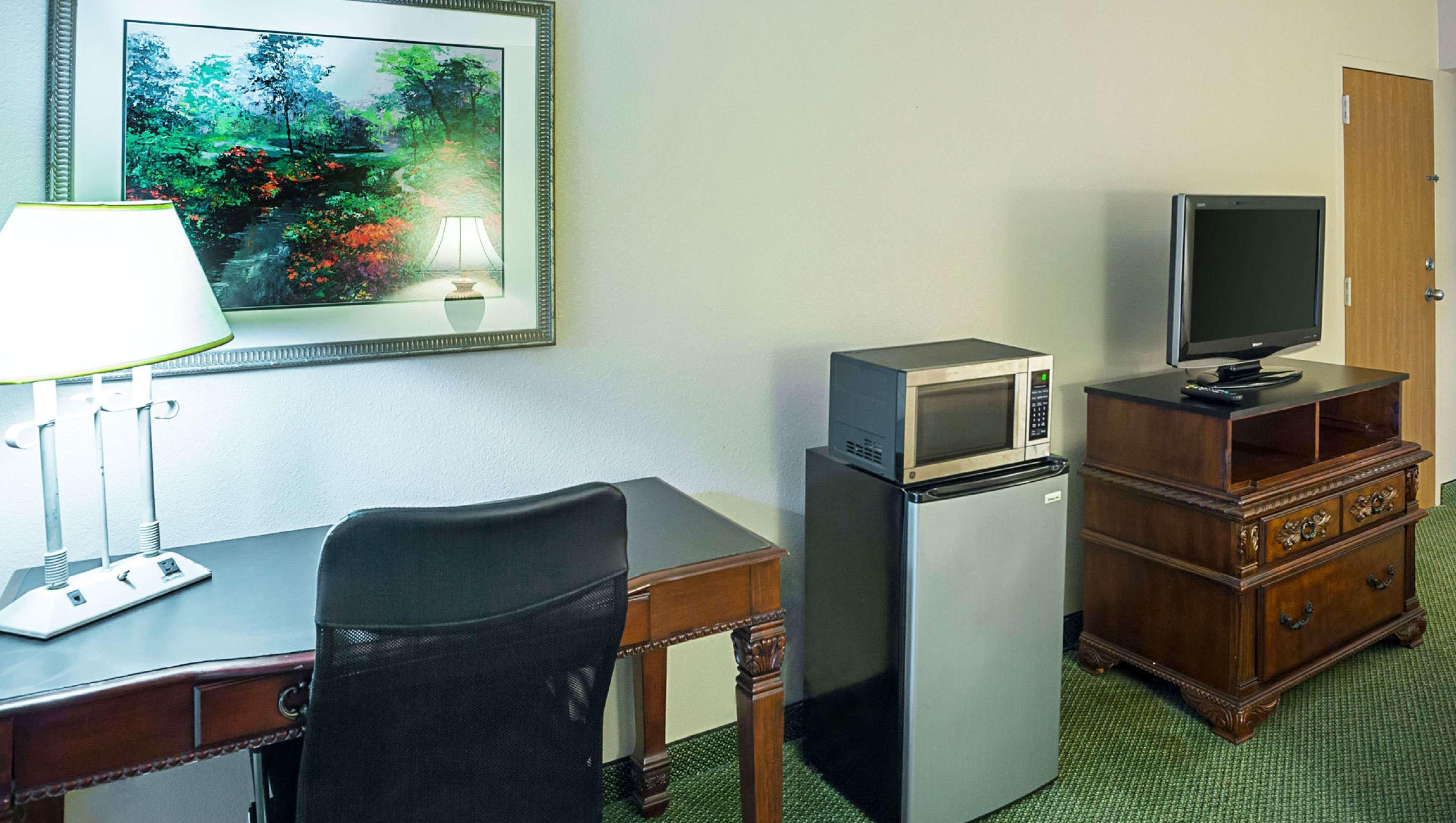 Magnuson Grand Desoto Hotel ภายนอก รูปภาพ
