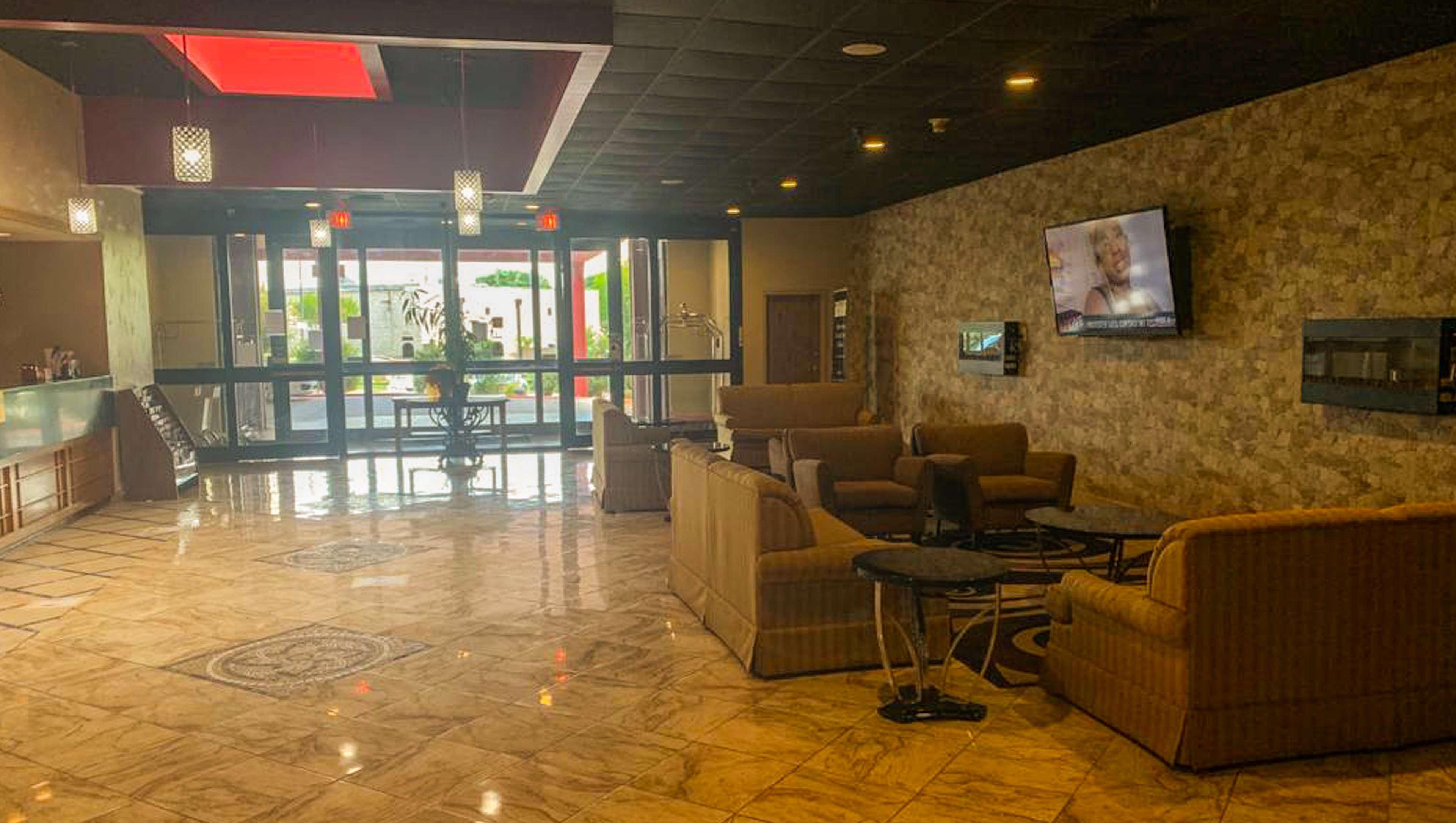 Magnuson Grand Desoto Hotel ภายนอก รูปภาพ