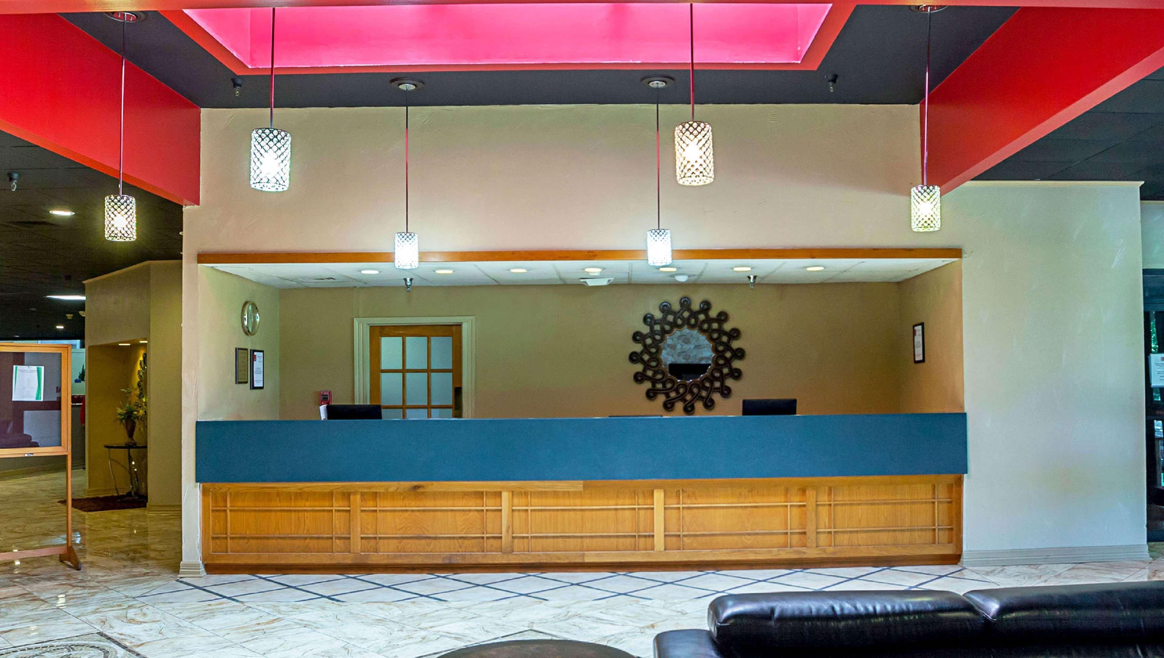 Magnuson Grand Desoto Hotel ภายนอก รูปภาพ