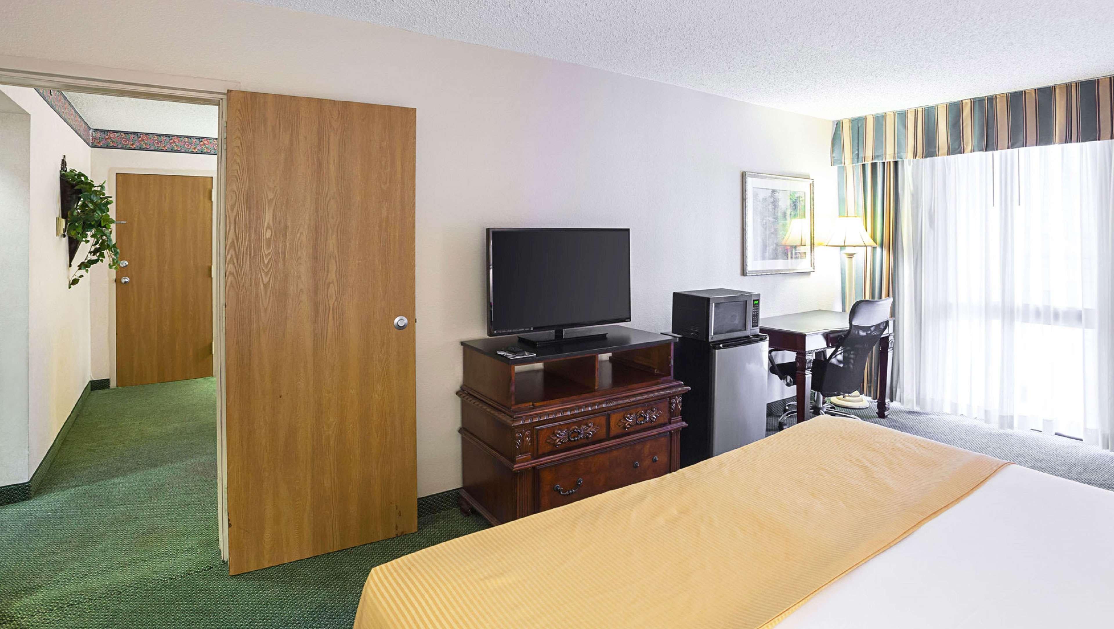 Magnuson Grand Desoto Hotel ภายนอก รูปภาพ
