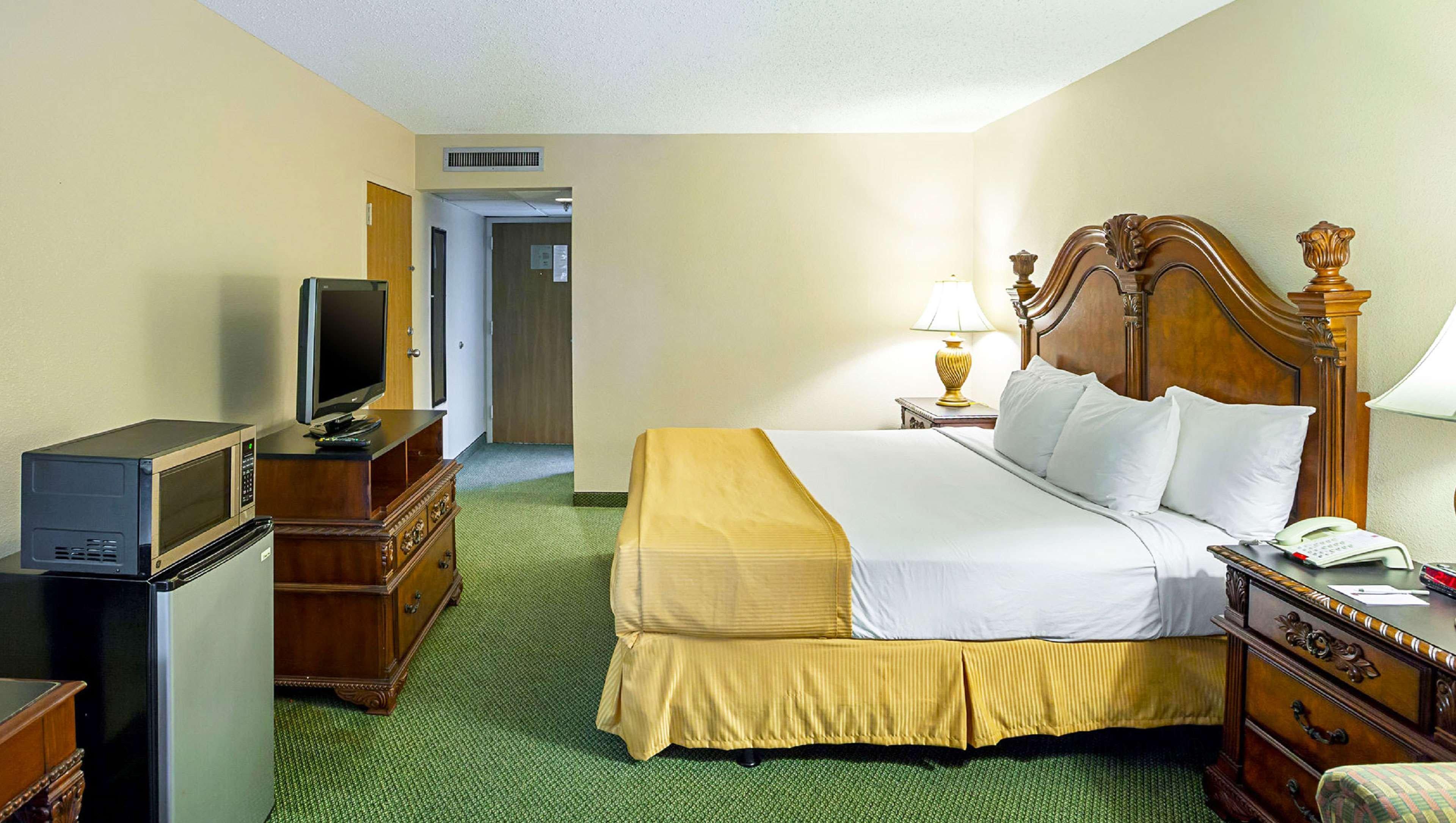 Magnuson Grand Desoto Hotel ภายนอก รูปภาพ