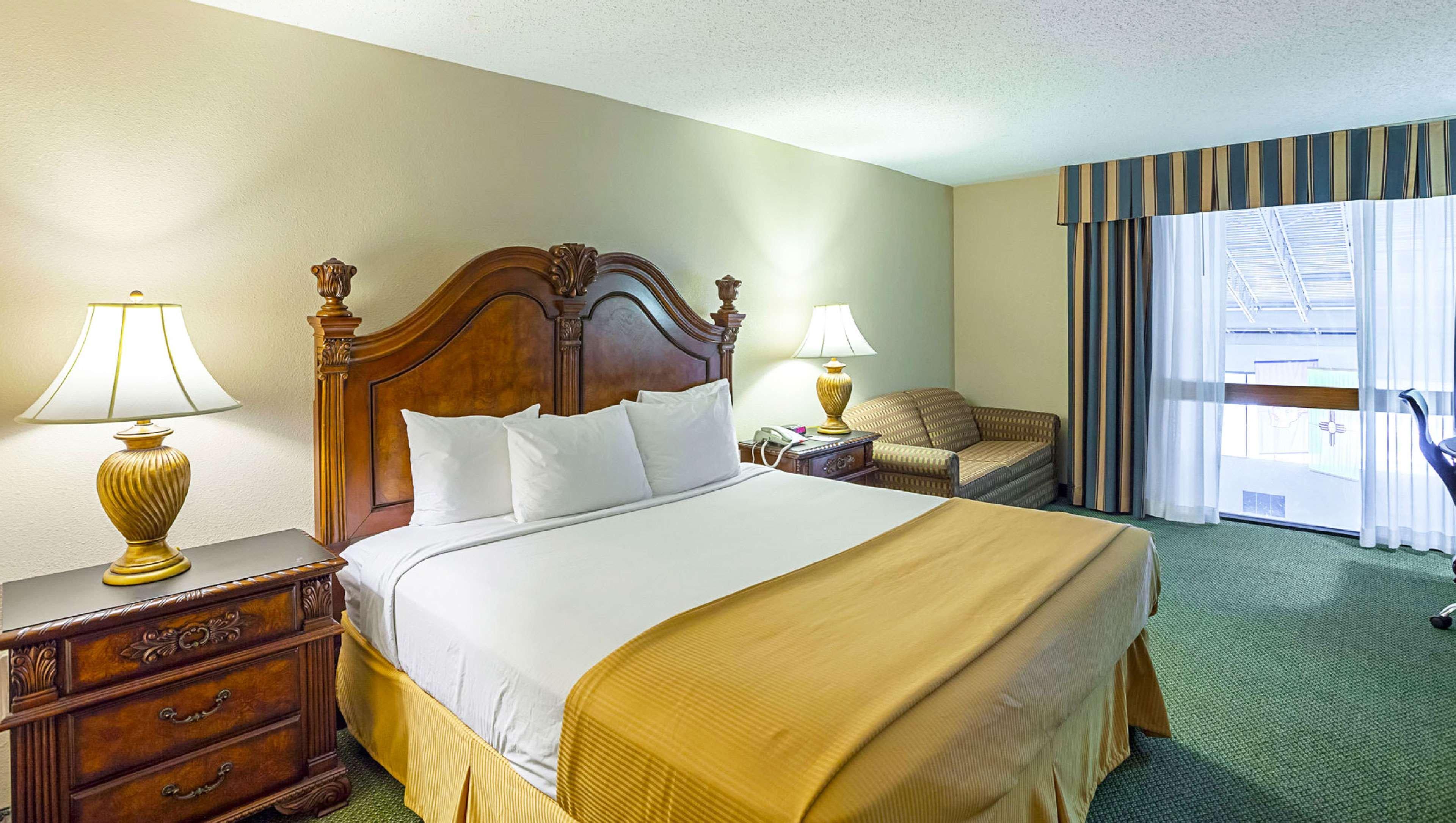 Magnuson Grand Desoto Hotel ภายนอก รูปภาพ