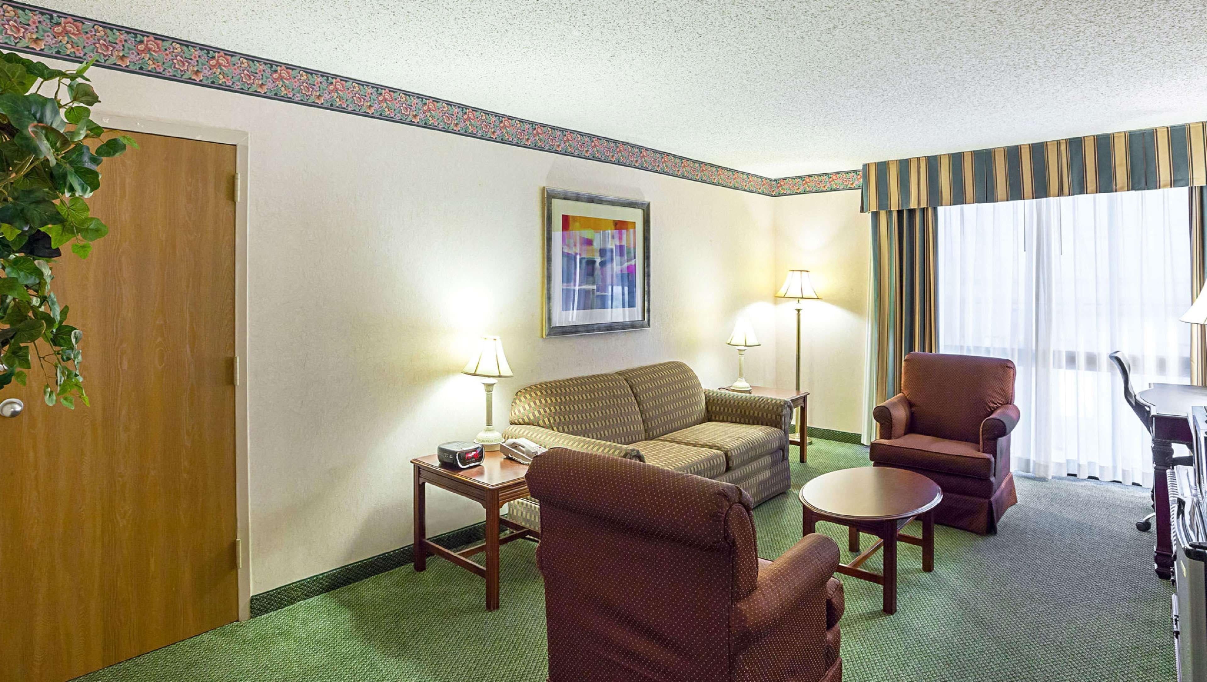 Magnuson Grand Desoto Hotel ภายนอก รูปภาพ