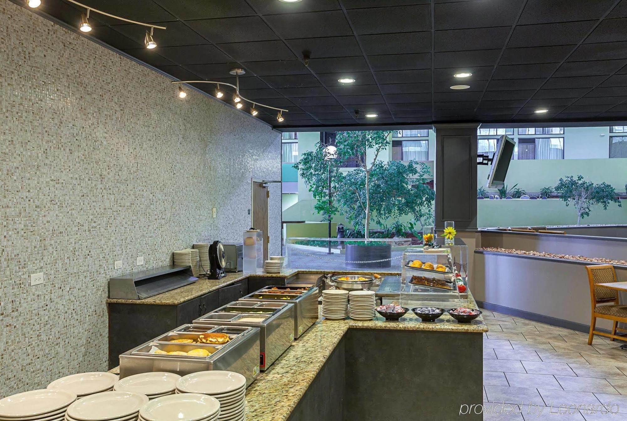 Magnuson Grand Desoto Hotel ภายนอก รูปภาพ