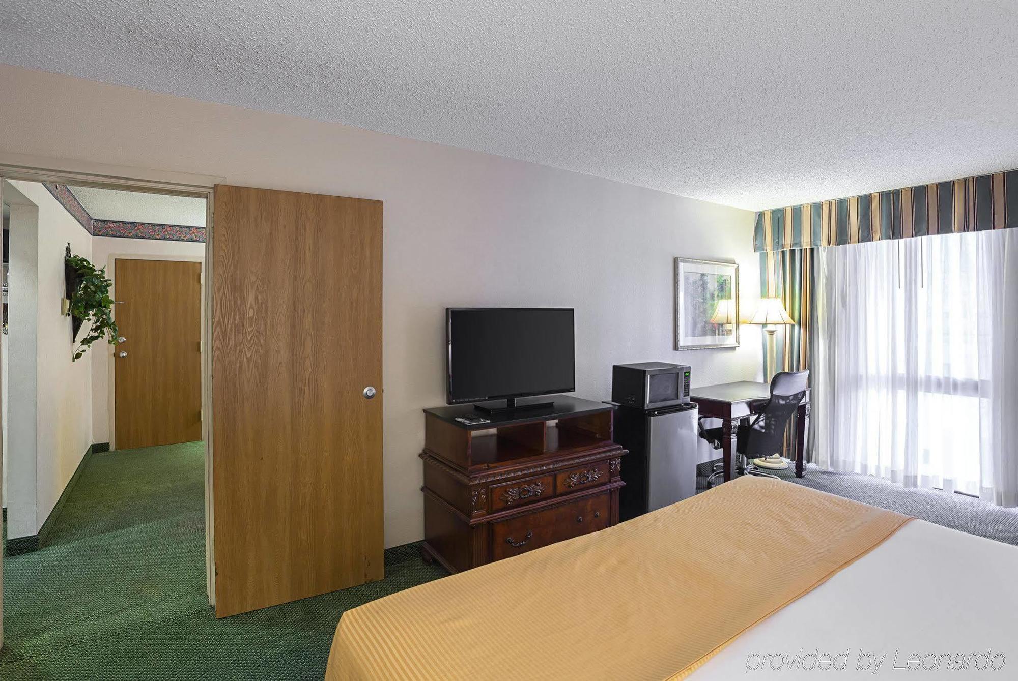 Magnuson Grand Desoto Hotel ภายนอก รูปภาพ
