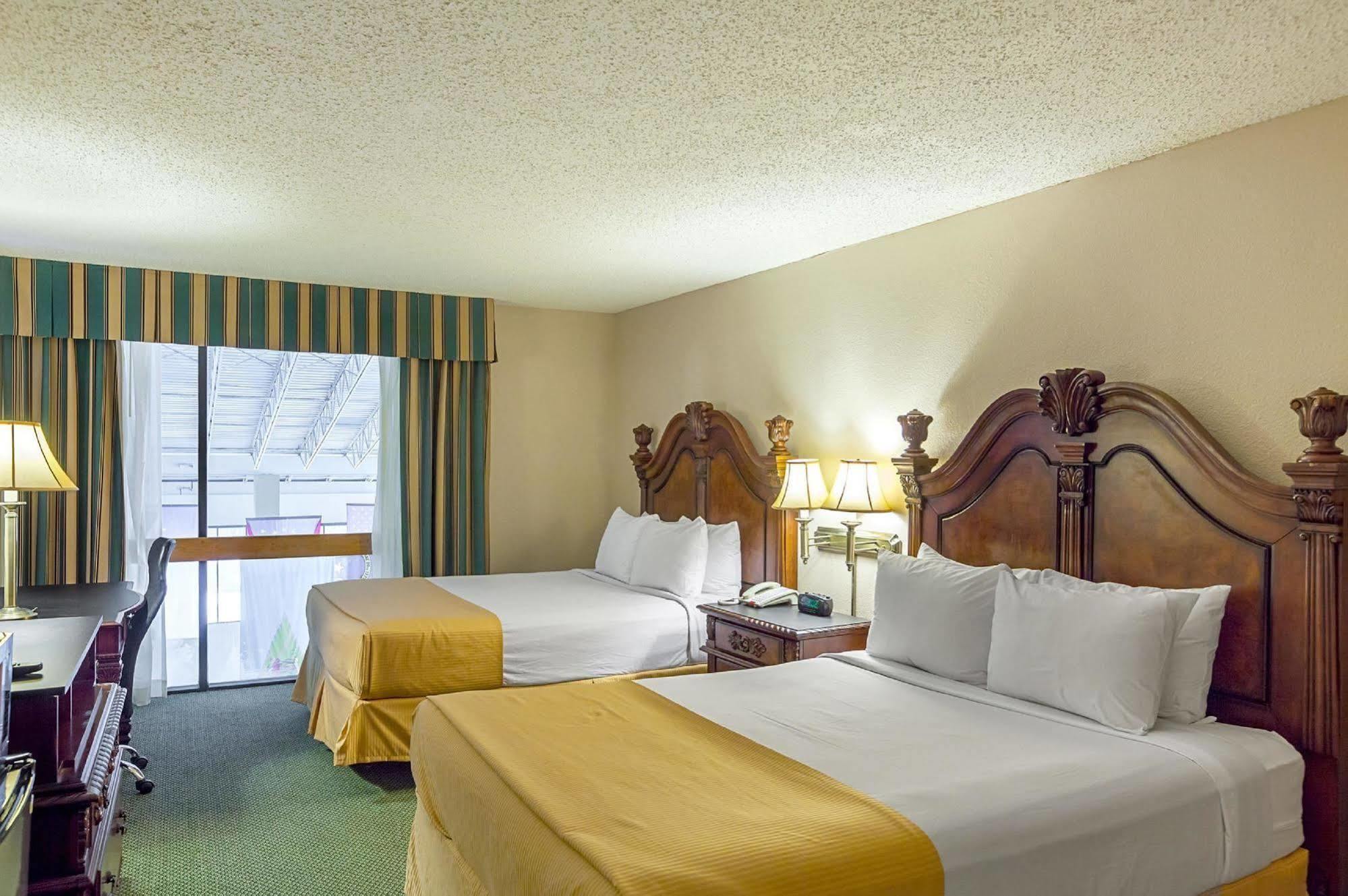 Magnuson Grand Desoto Hotel ภายนอก รูปภาพ