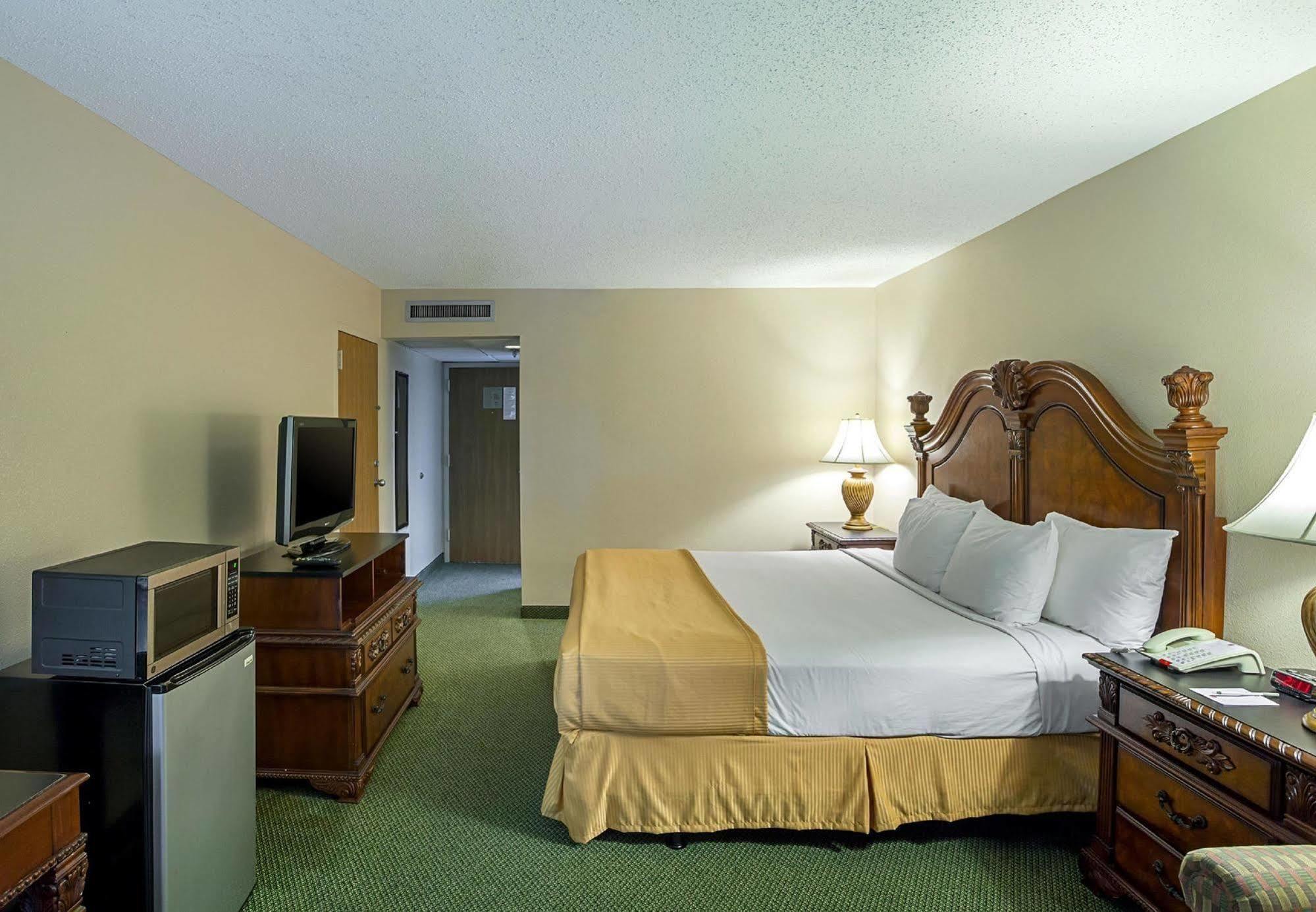 Magnuson Grand Desoto Hotel ภายนอก รูปภาพ