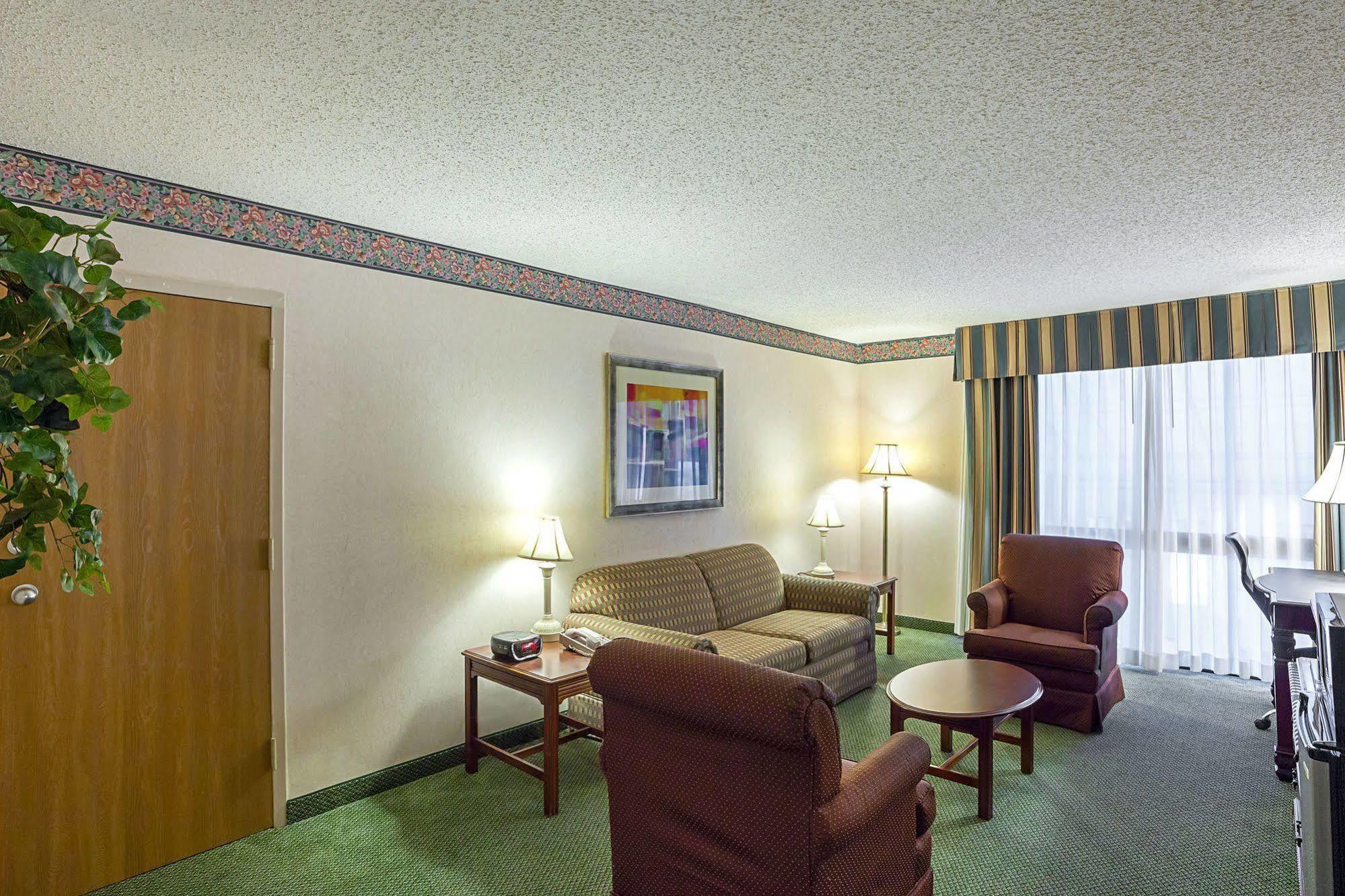 Magnuson Grand Desoto Hotel ภายนอก รูปภาพ