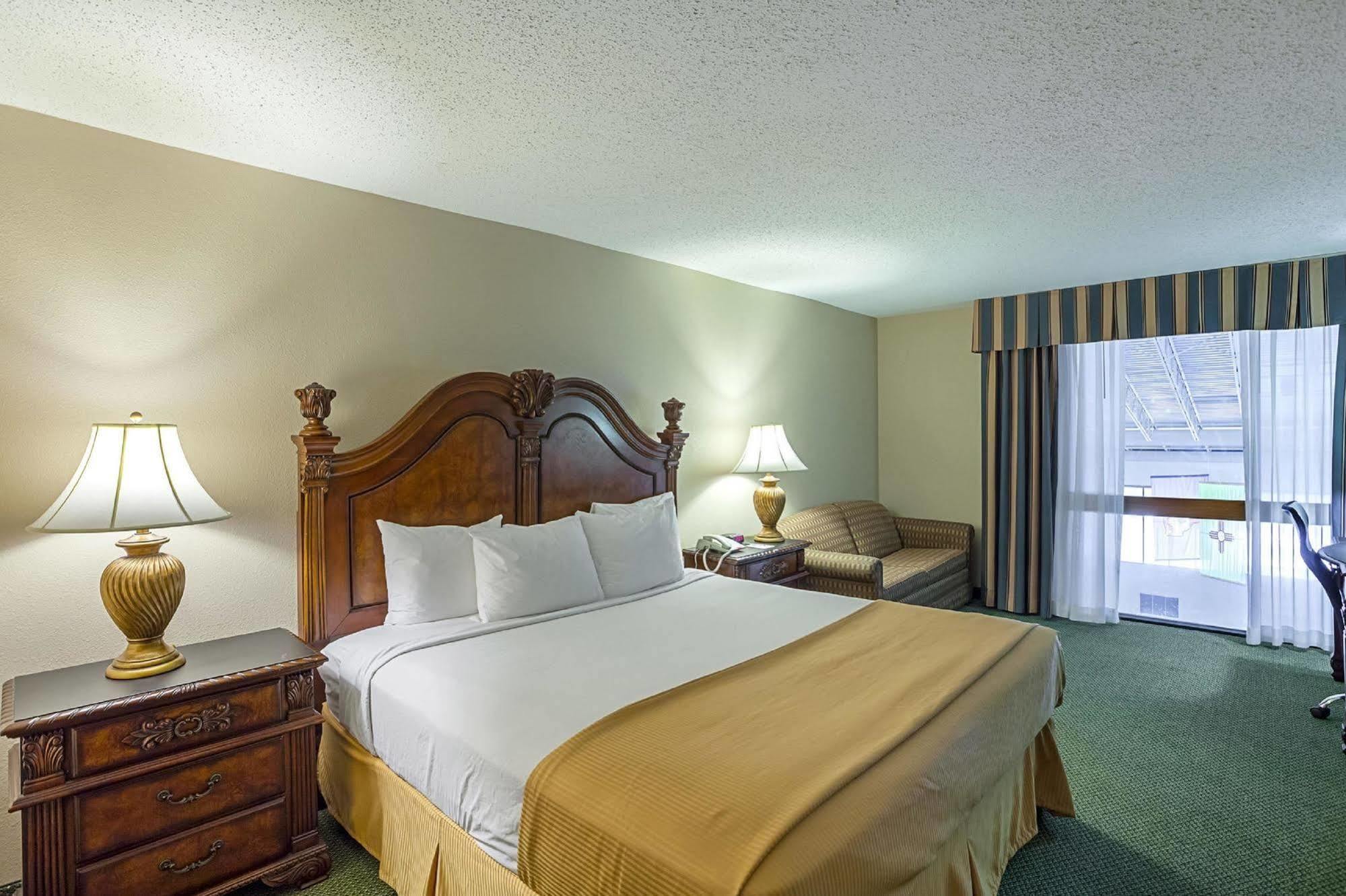 Magnuson Grand Desoto Hotel ภายนอก รูปภาพ